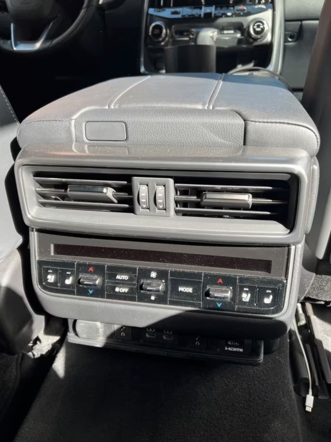 Lexus Seria LX 600 Black Edition - foto 26