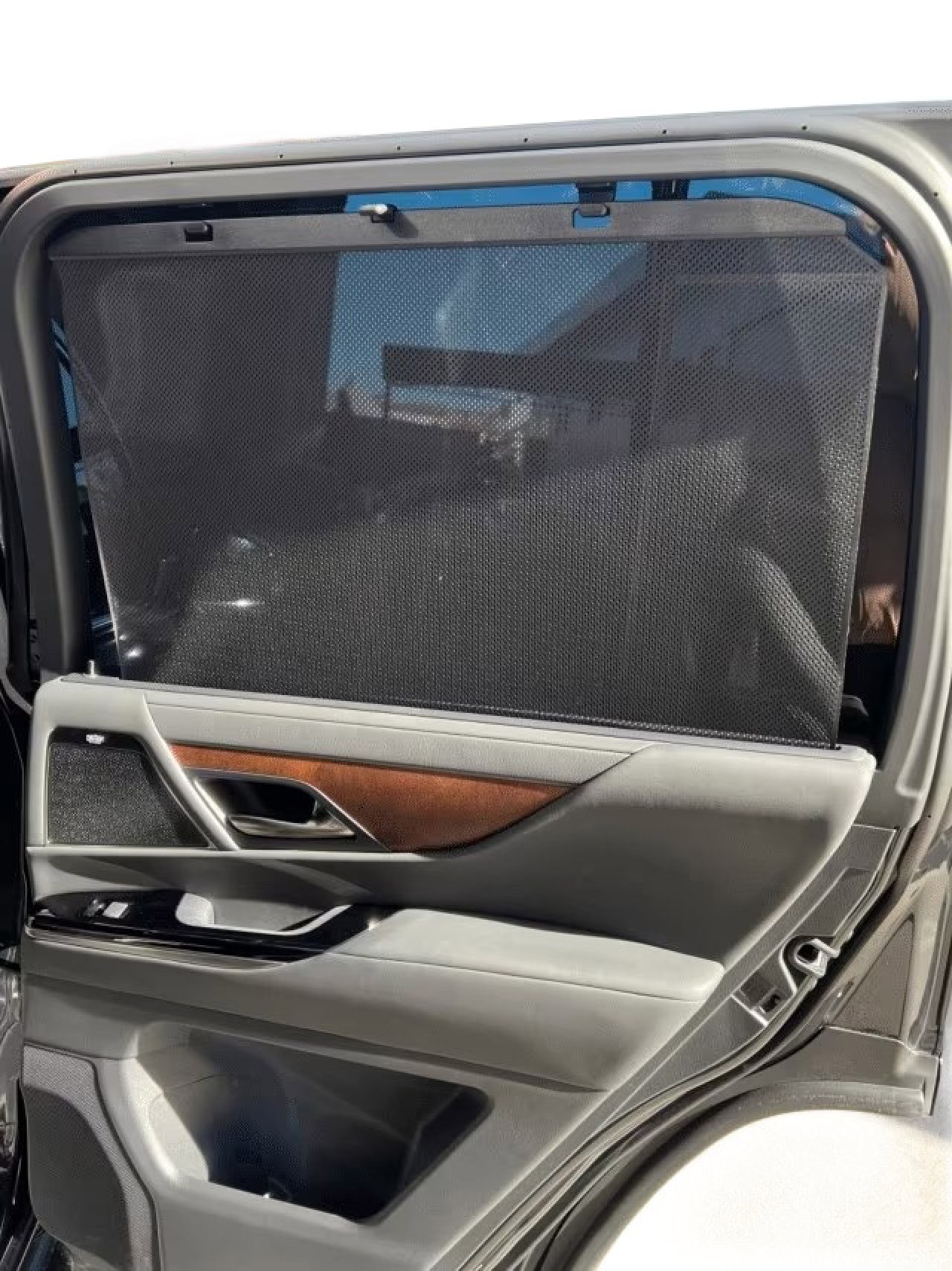 Lexus Seria LX 600 Black Edition - foto 34