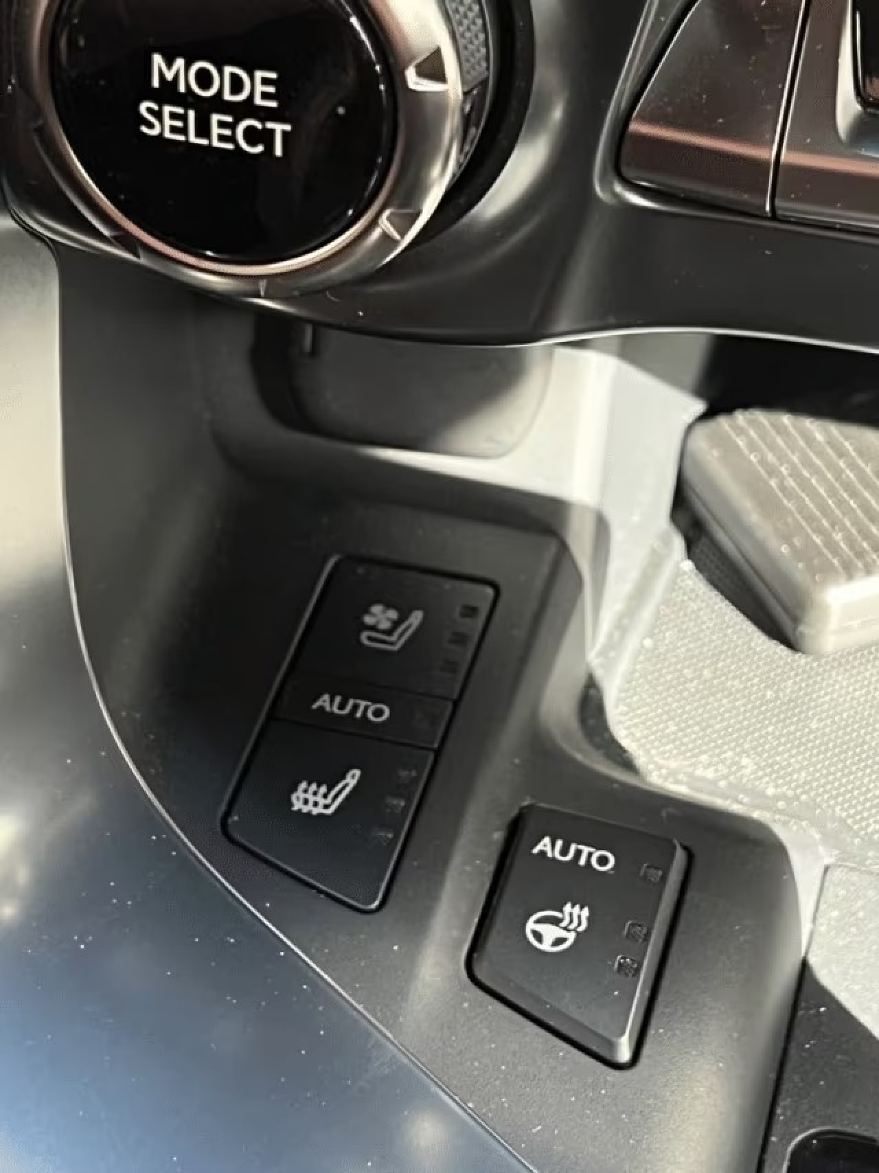 Lexus Seria LX 600 Black Edition - foto 11