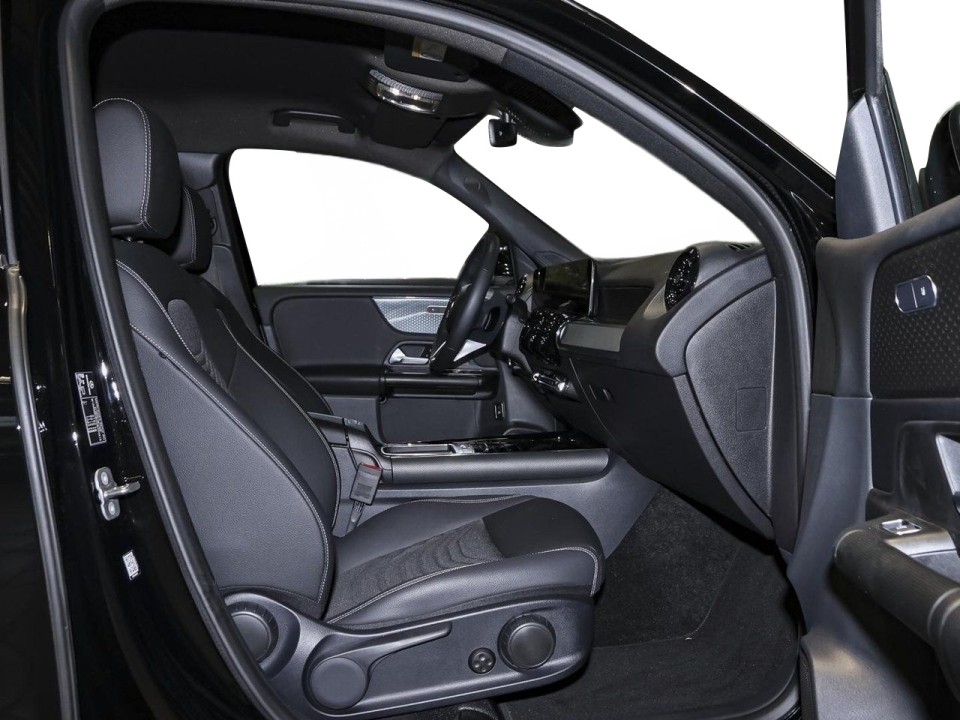 Mercedes-Benz GLB 200 (4)