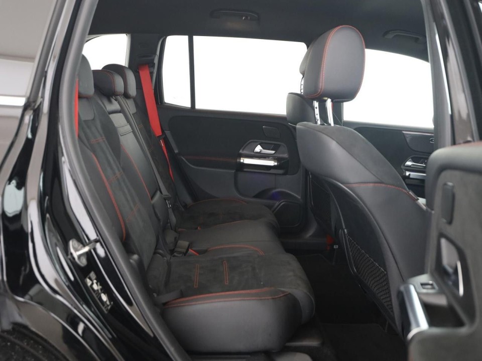 Mercedes-Benz GLB AMG 35 4MATIC - foto 9