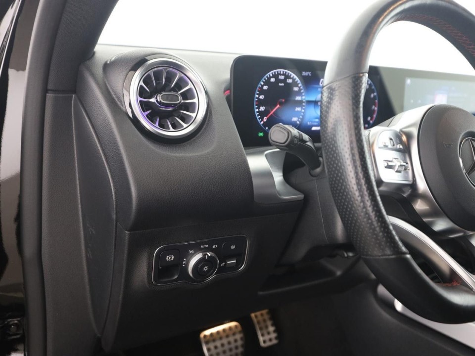 Mercedes-Benz GLB AMG 35 4MATIC - foto 14