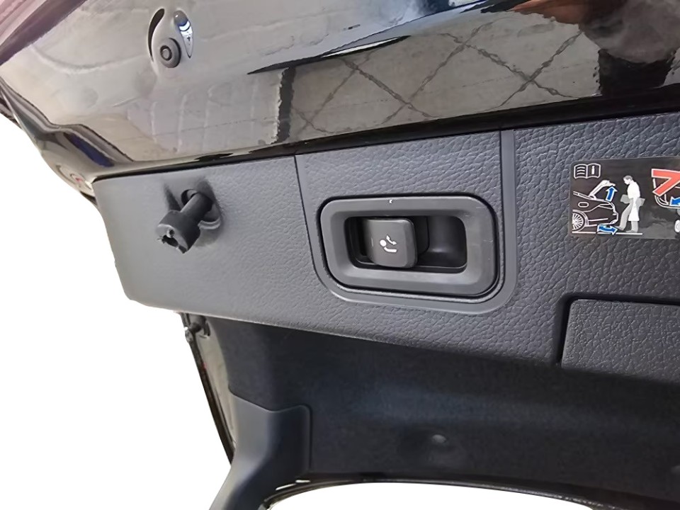 Mercedes-Benz CLA 250e AMG - foto 42