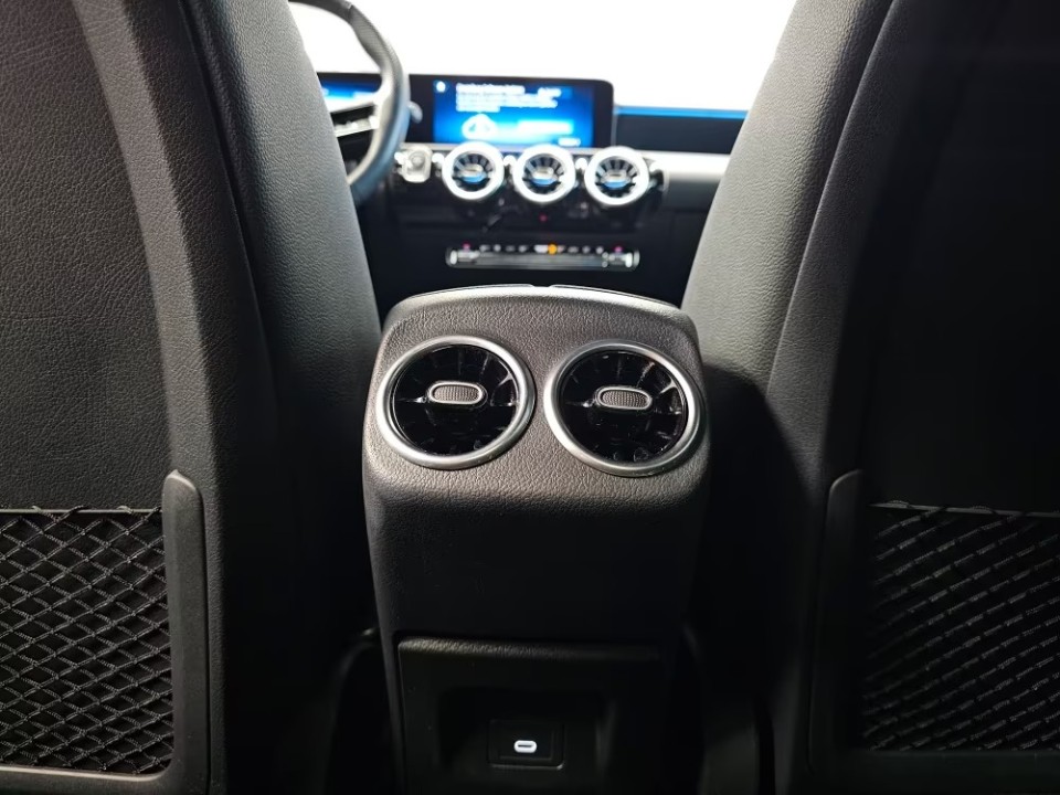 Mercedes-Benz CLA 250e AMG - foto 37