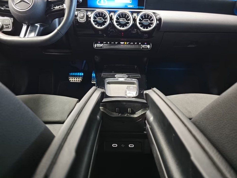 Mercedes-Benz CLA 250e AMG - foto 11