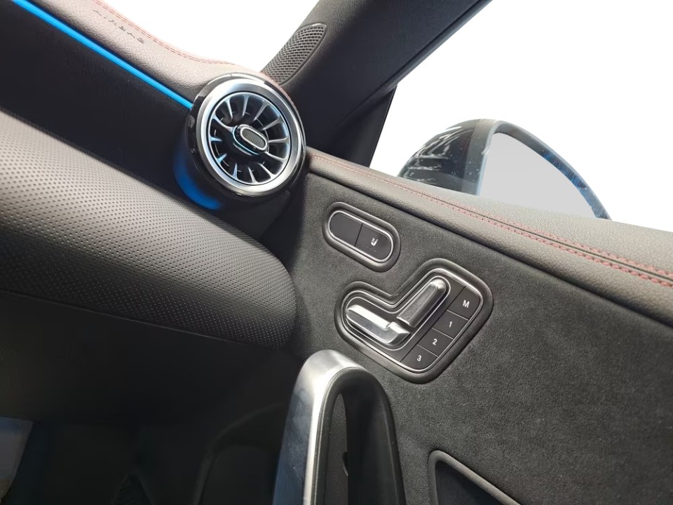 Mercedes-Benz CLA 250e AMG - foto 41