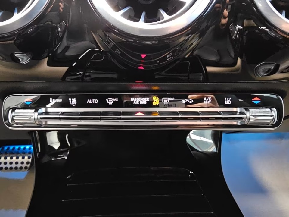 Mercedes-Benz CLA 250e AMG - foto 12