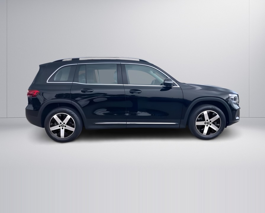 Mercedes-Benz GLB 220d 4MATIC (2)