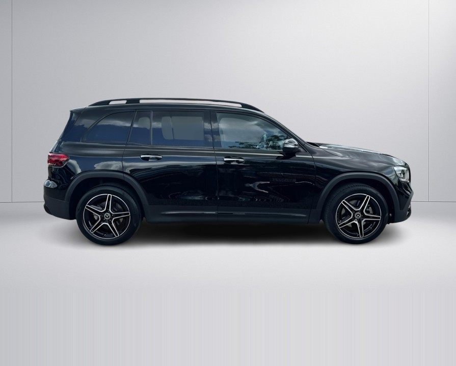 Mercedes-Benz GLB 220d AMG Line (2)
