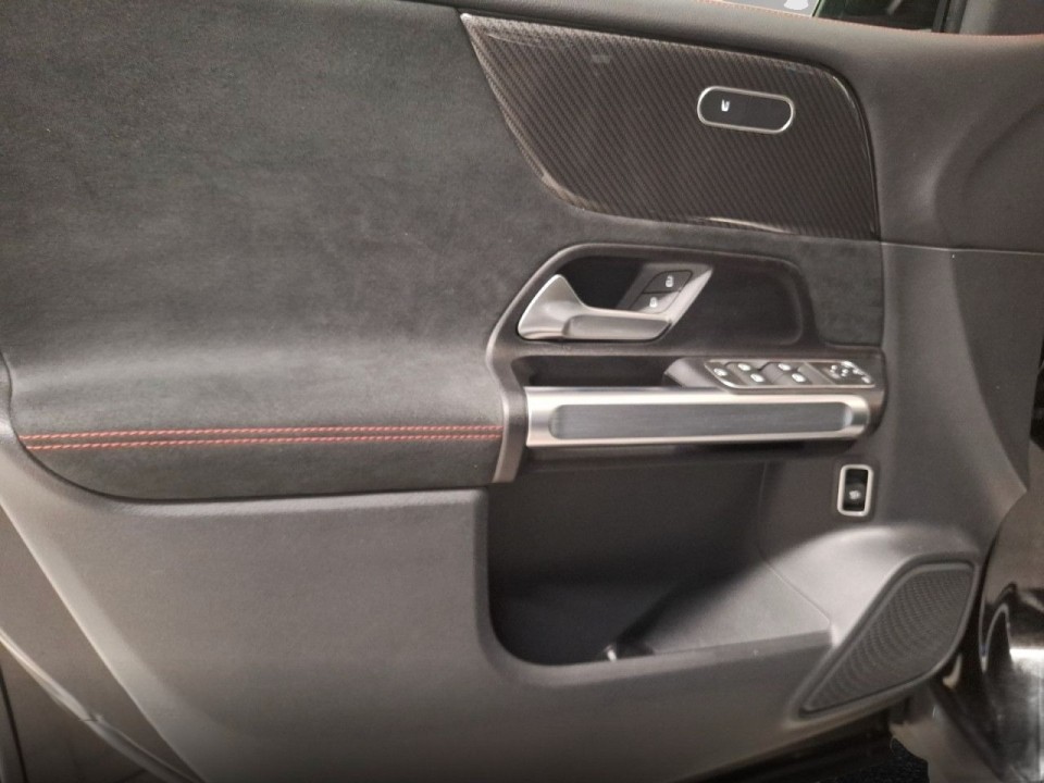 Mercedes-Benz GLB 220d 4MATIC AMG Line - foto 16