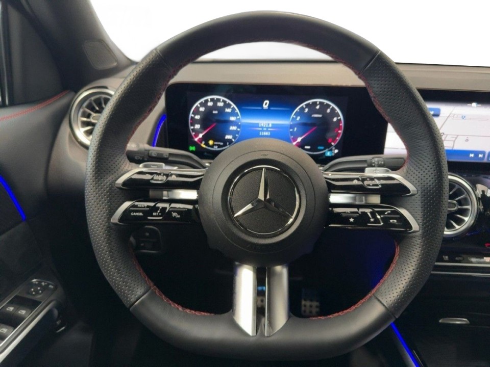 Mercedes-Benz GLB 180 AMG Line (5)