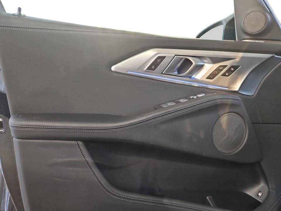 BMW XM 50e - foto 17