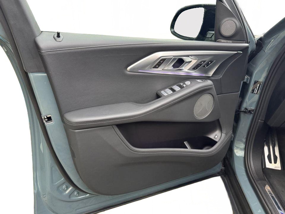 BMW XM 50e - foto 12