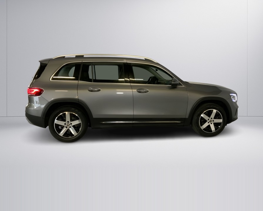 Mercedes-Benz GLB 220d 4MATIC (2)