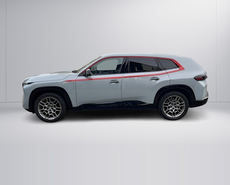 BMW XM Label Red (5)