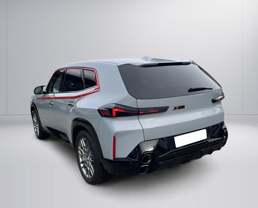 BMW XM Label Red (4)