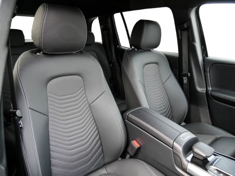 Mercedes-Benz GLB 250 (4)