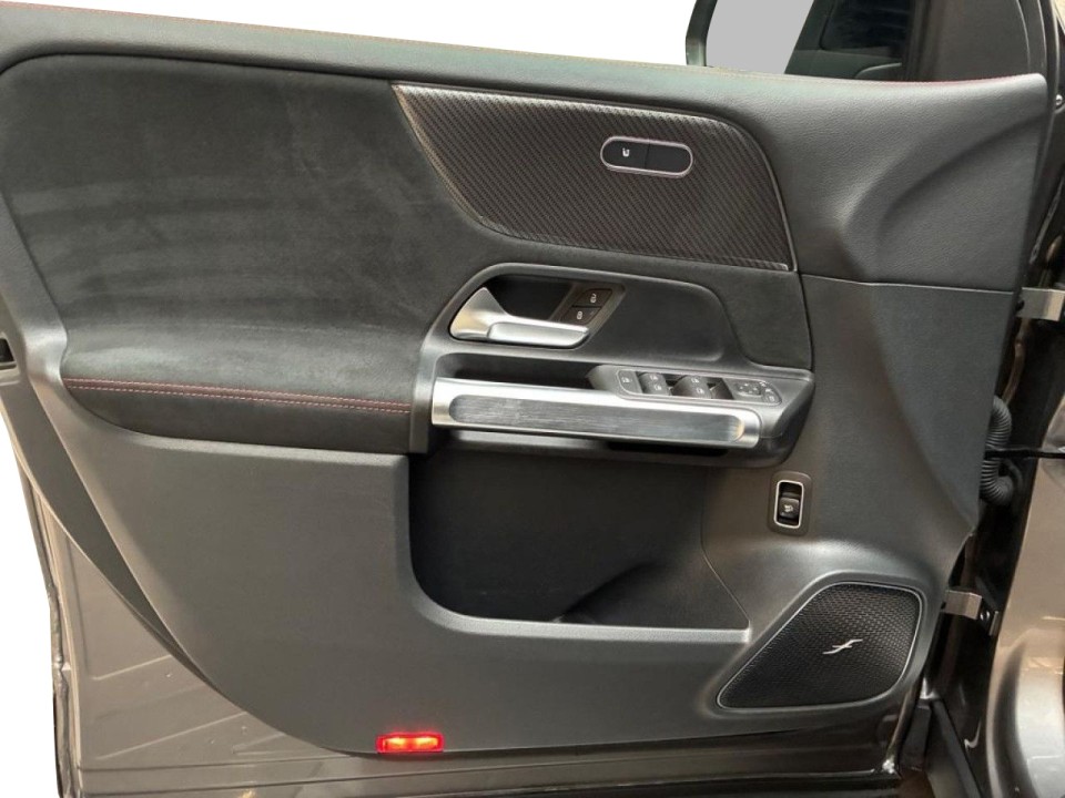 Mercedes-Benz GLB 200 AMG Line - foto 9