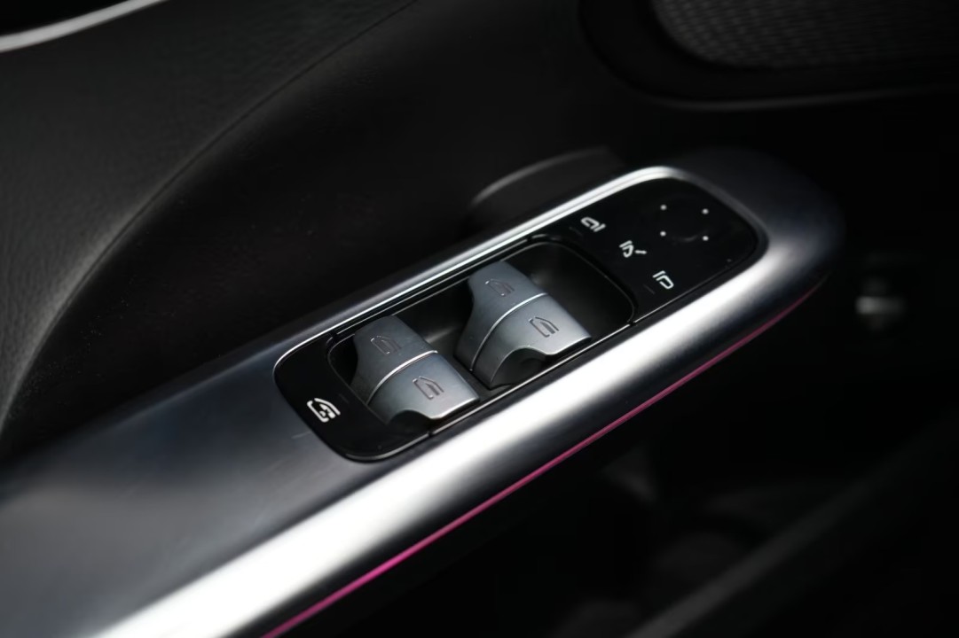 Mercedes-Benz C 200 4MATIC AMG - foto 29