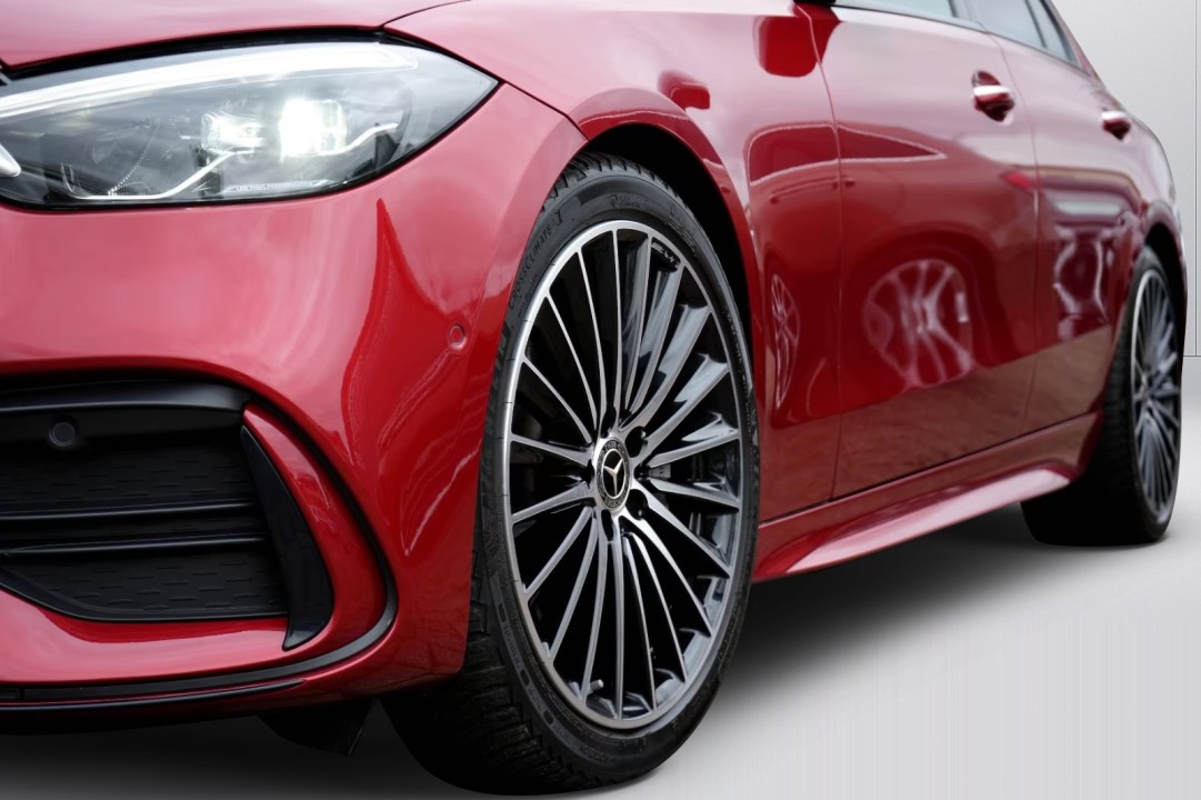 Mercedes-Benz C 200 4MATIC AMG - foto 42