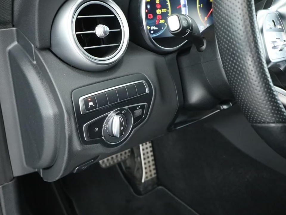 Mercedes-Benz C 220d 4MATIC Coupé AMG - foto 17