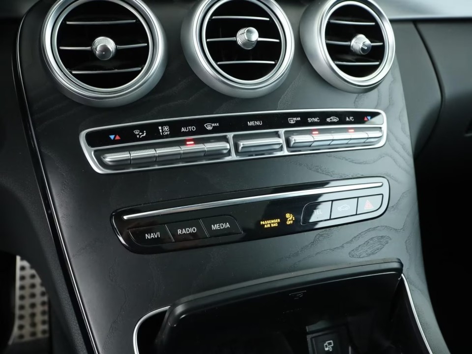 Mercedes-Benz C 220d 4MATIC Coupé AMG - foto 15