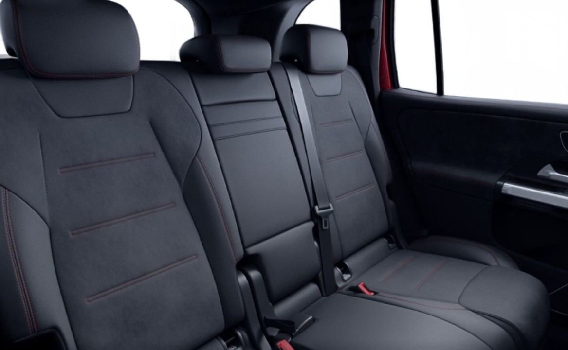 Mercedes-Benz GLB 250 4MATIC AMG Line - foto 14