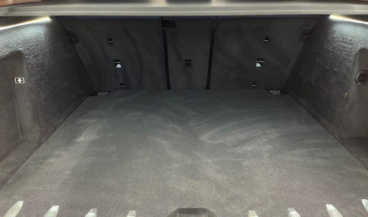 BMW XM 50e - foto 10