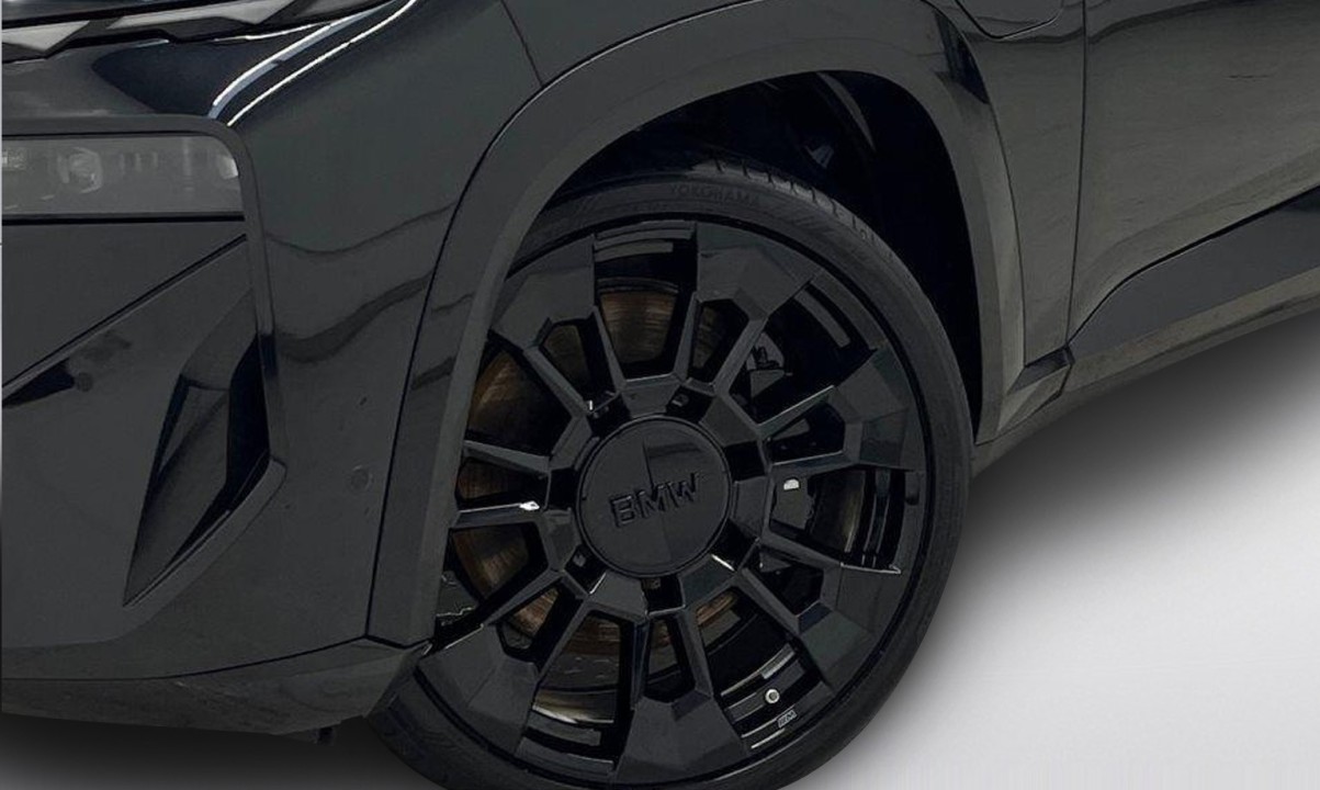 BMW XM 50e - foto 12