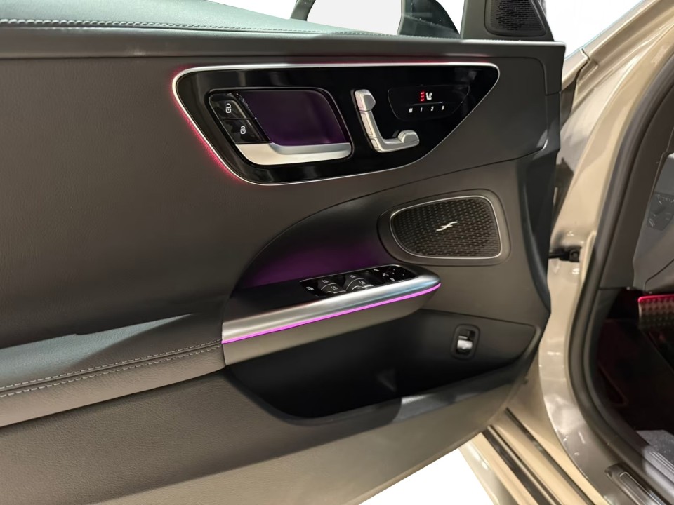 Mercedes-Benz C 300 AMG - foto 29