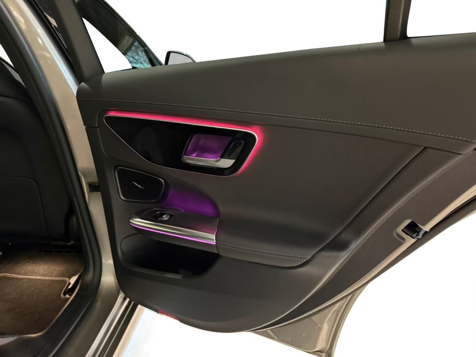 Mercedes-Benz C 300 AMG - foto 31