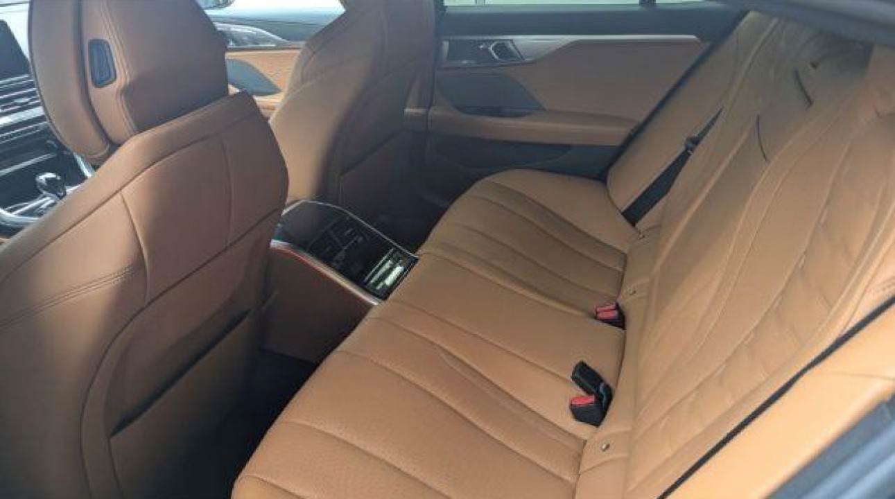 BMW Seria 8 840d xDrive Gran Coupe M-Sport - foto 6