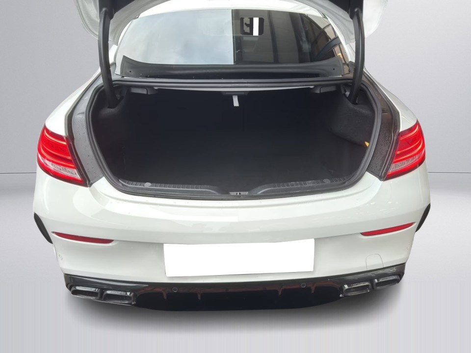 Mercedes-Benz C 63 AMG - foto 19