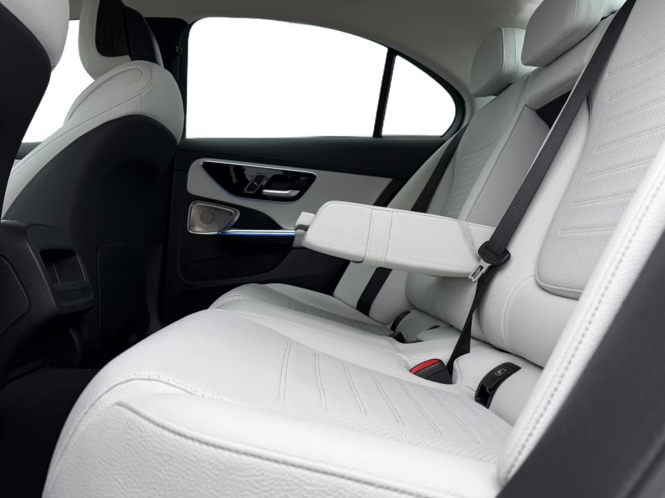 Mercedes-Benz C 300d AMG - foto 33