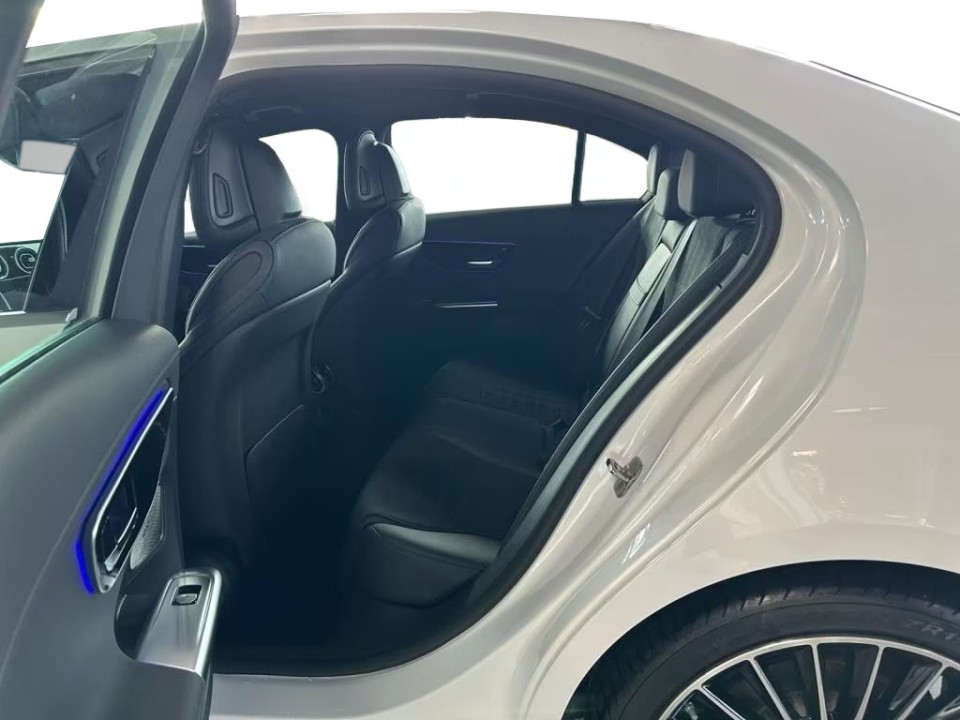 Mercedes-Benz C 180 AMG - foto 13