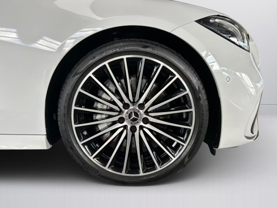 Mercedes-Benz C 180 AMG - foto 18