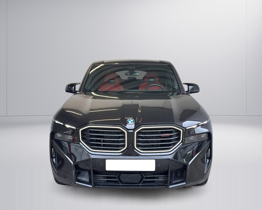 BMW XM Label Red (4)