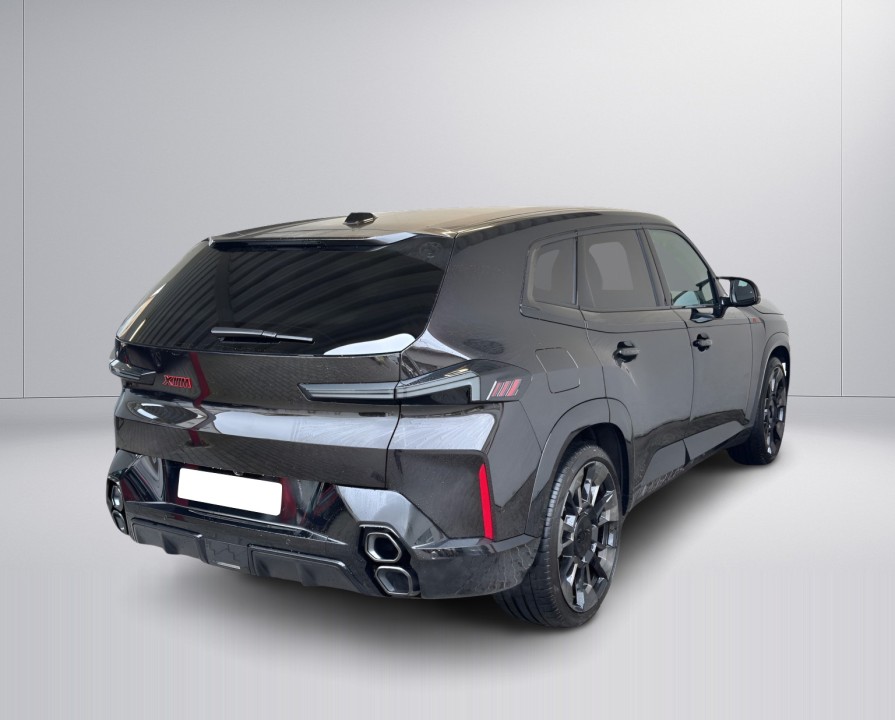 BMW XM Label Red (2)