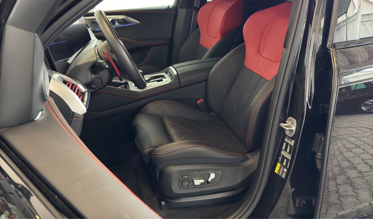 BMW XM Label Red (5)