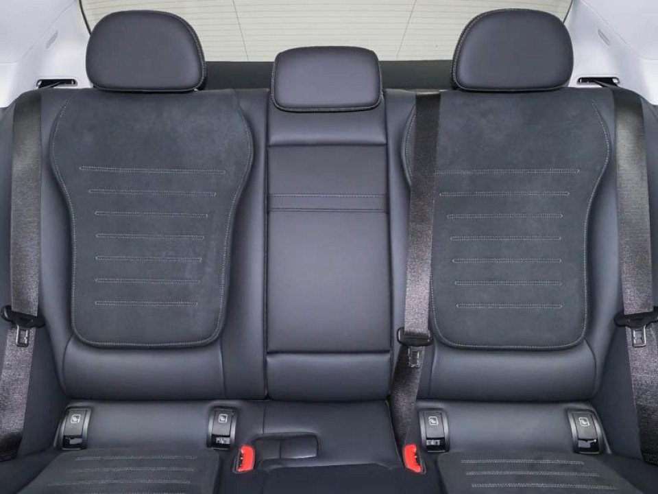 Mercedes-Benz C 200 AMG (4)