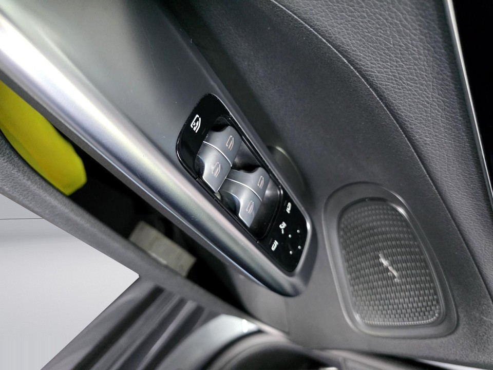 Mercedes-Benz C 220d 4MATIC AMG - foto 21