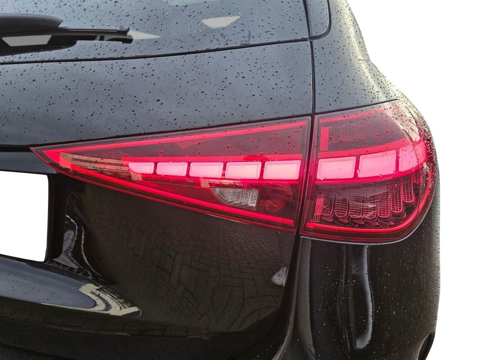 Mercedes-Benz C 300 4MATIC AMG - foto 21