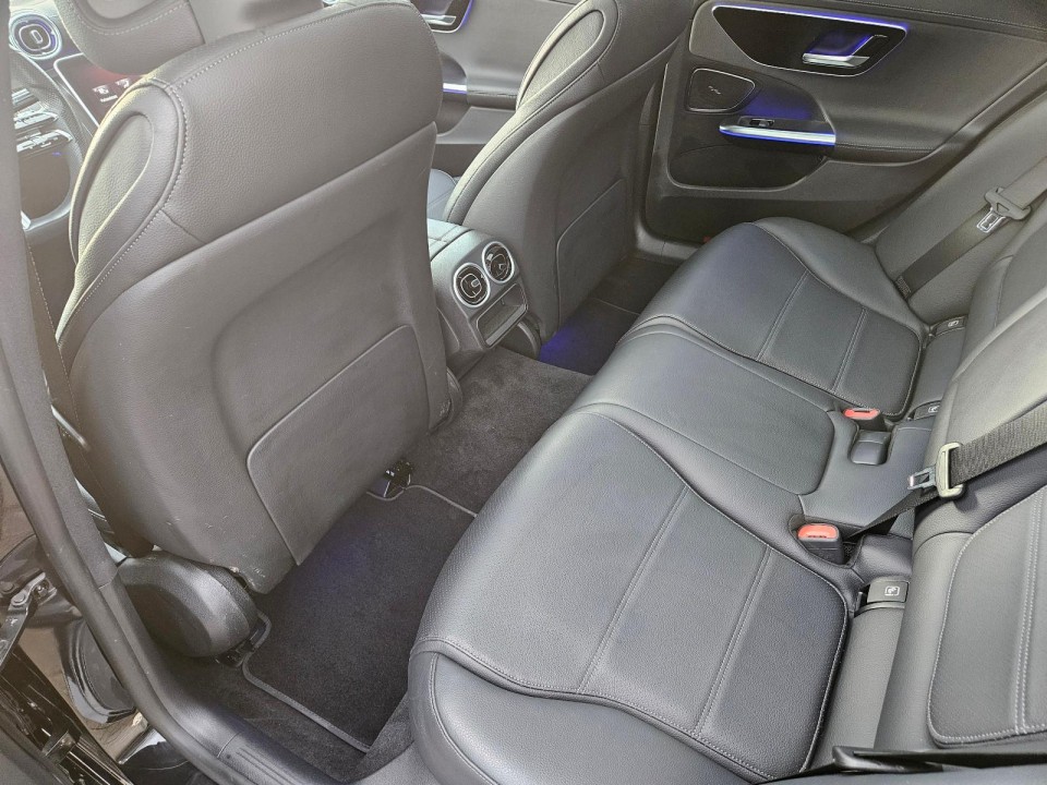 Mercedes-Benz C 300 4MATIC AMG - foto 10