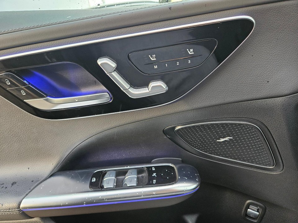 Mercedes-Benz C 300 4MATIC AMG - foto 18