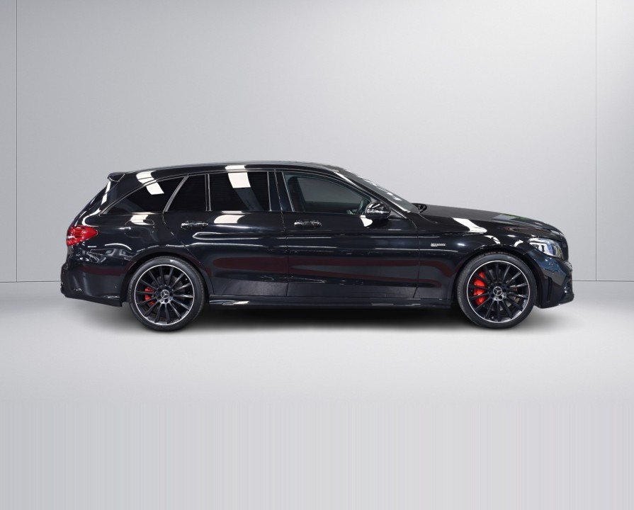 Mercedes-Benz C 43 AMG 4MATIC (2)
