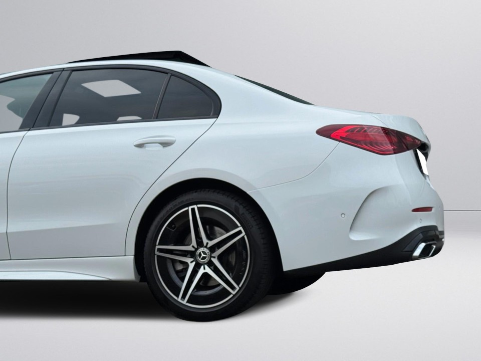 Mercedes-Benz C 200 4MATIC AMG (5)