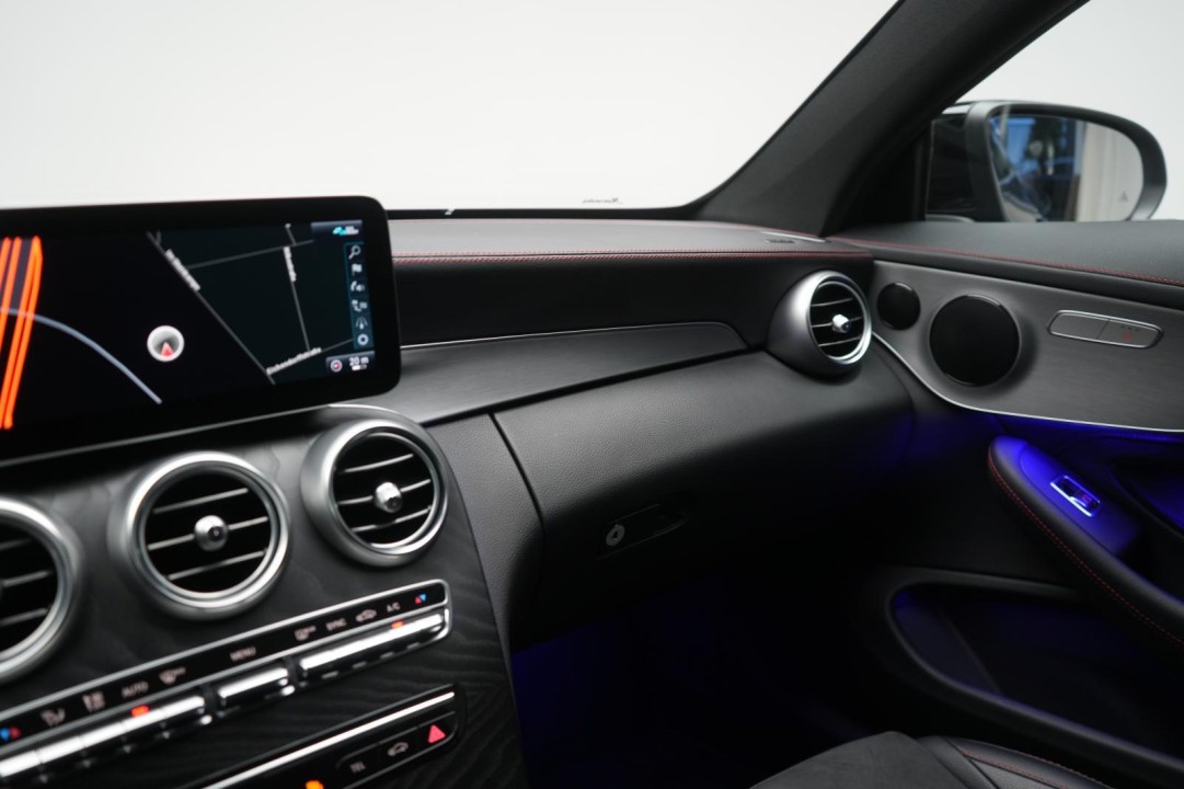 Mercedes-Benz C 300 Coupe AMG - foto 23