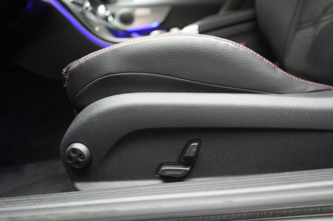 Mercedes-Benz C 300 Coupe AMG - foto 27