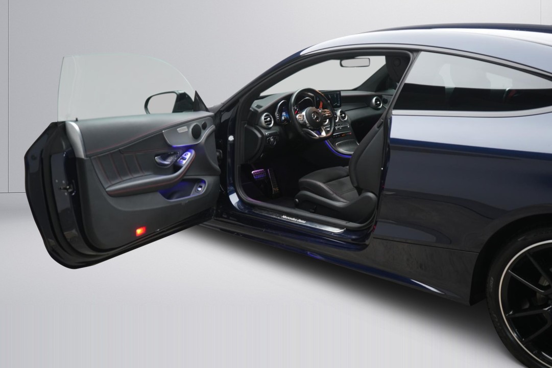 Mercedes-Benz C 300 Coupe AMG - foto 6