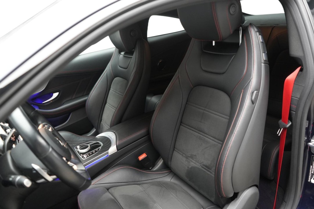 Mercedes-Benz C 300 Coupe AMG - foto 10